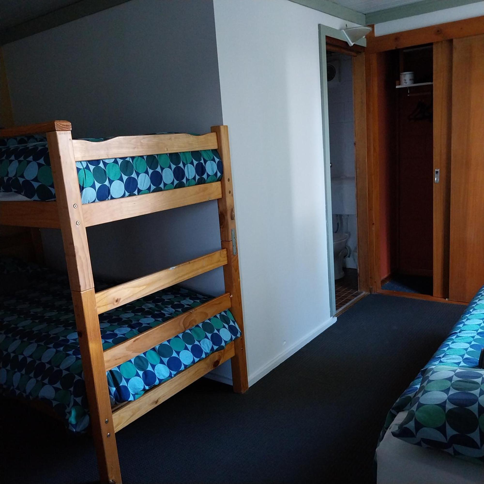 Chalet Jindabyne Bed & Breakfast 3*