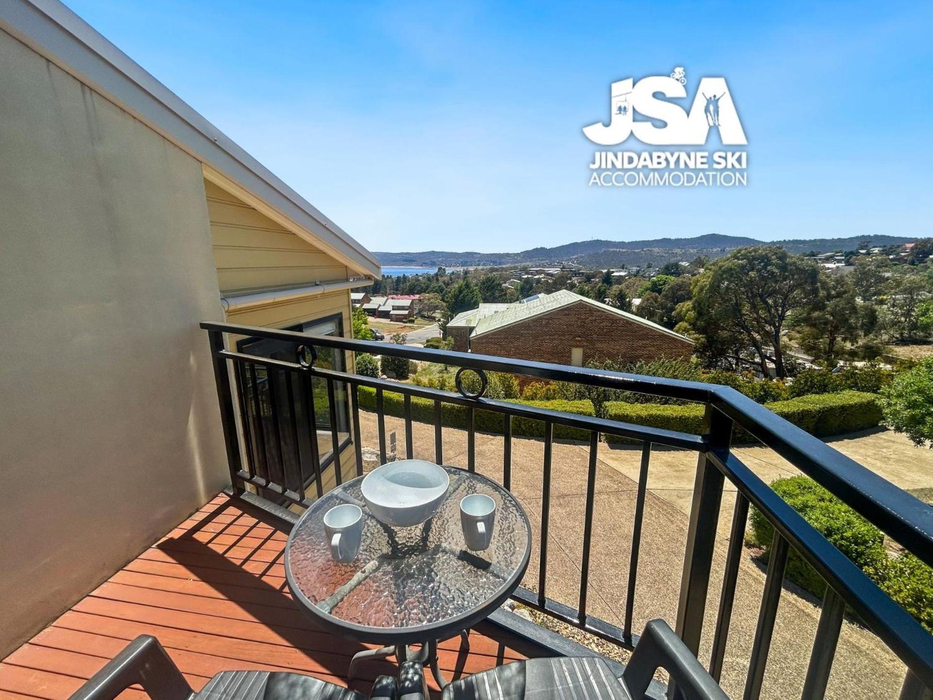 Dromaius 7 Jindabyne