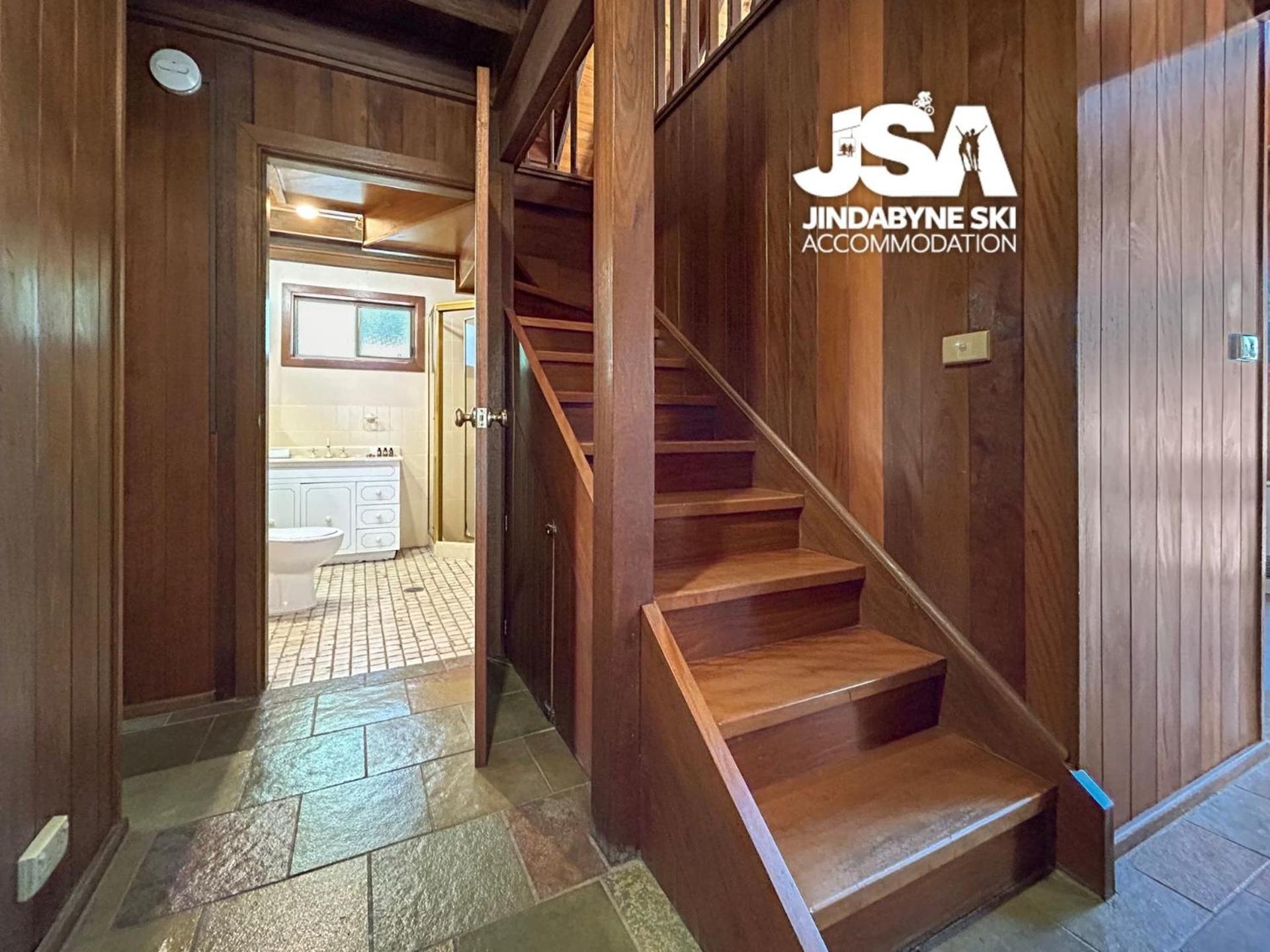 Cedar Haven Apartment *