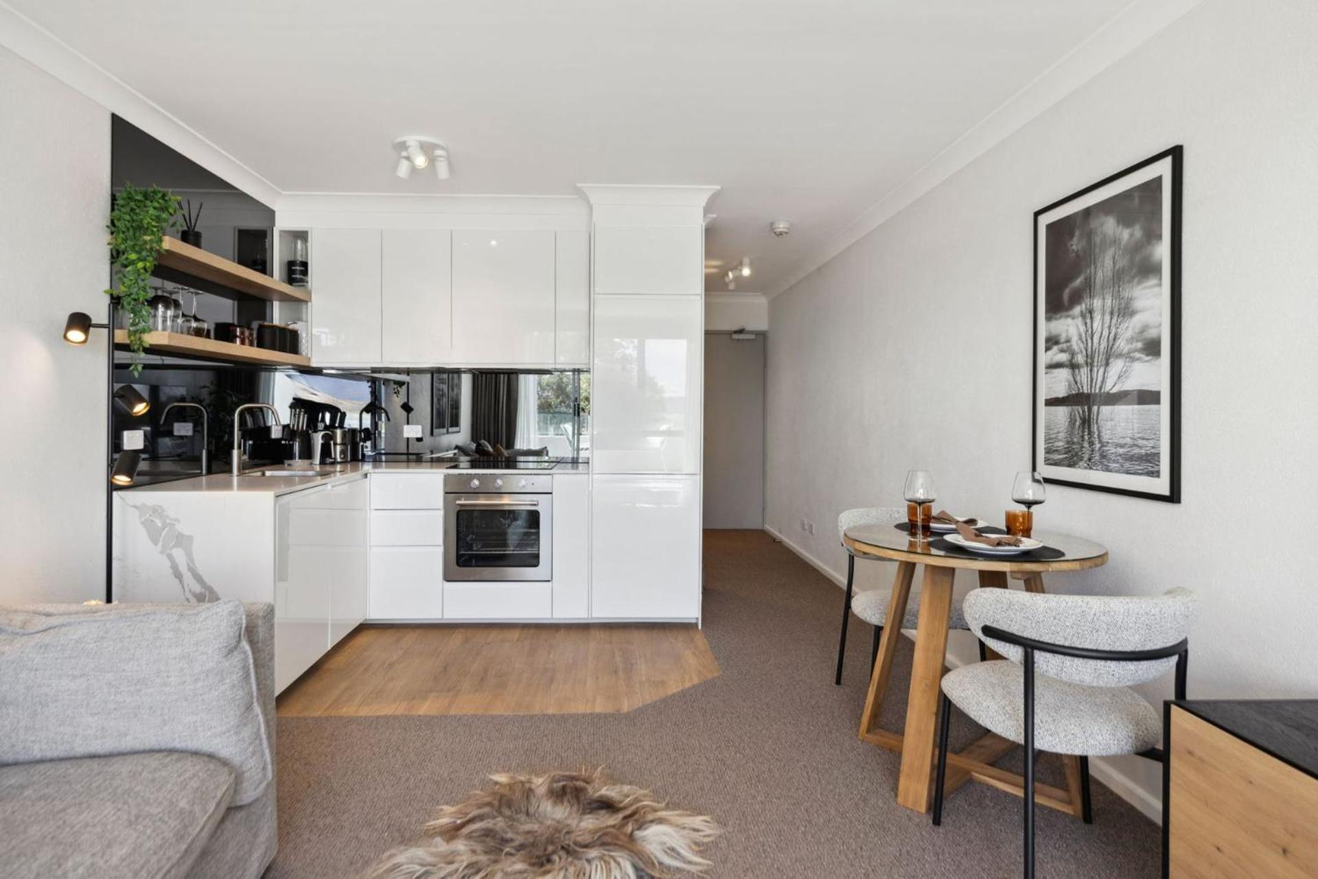 Horizons 410 Apartment