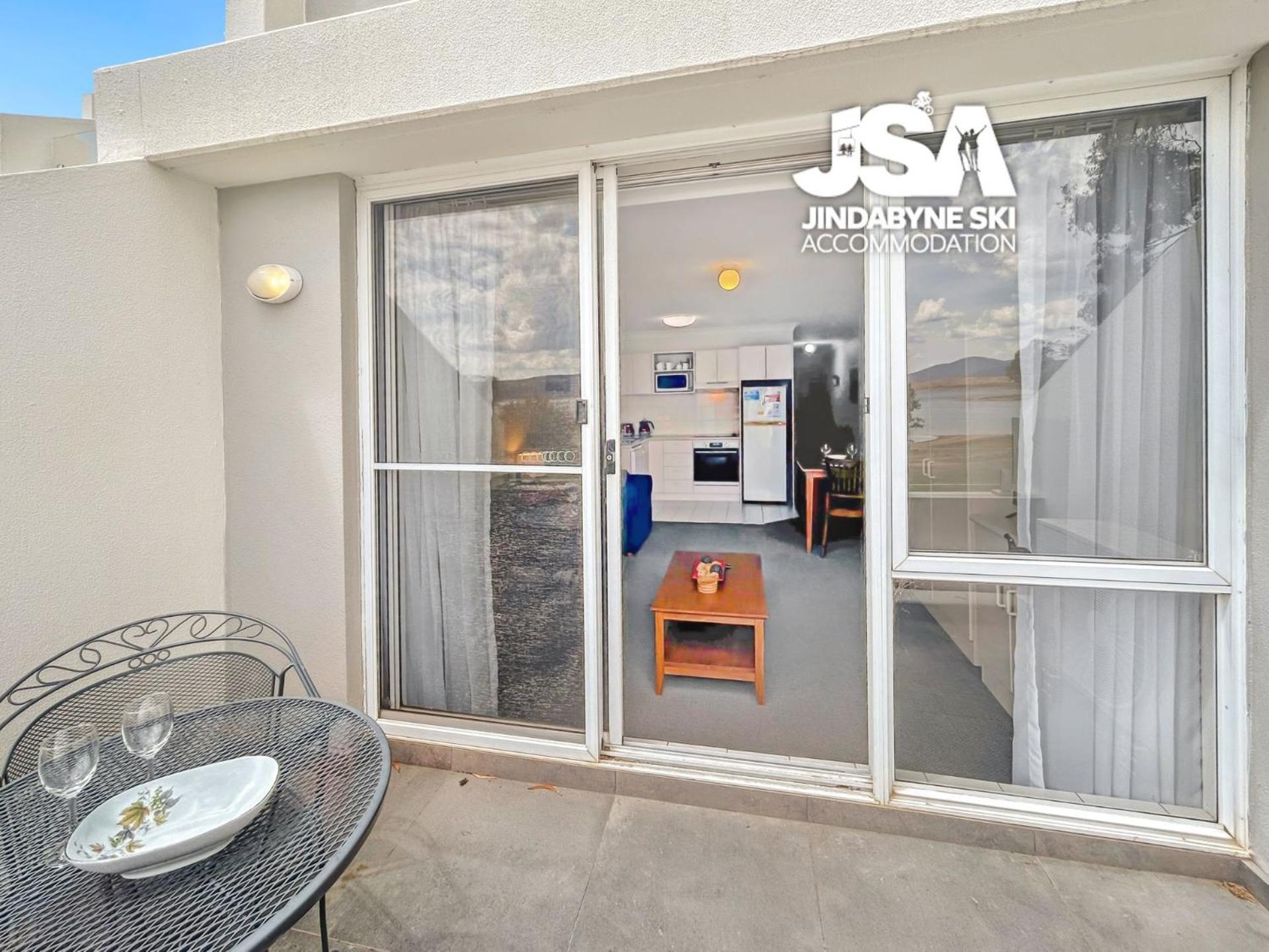 Apartment Horizons 408