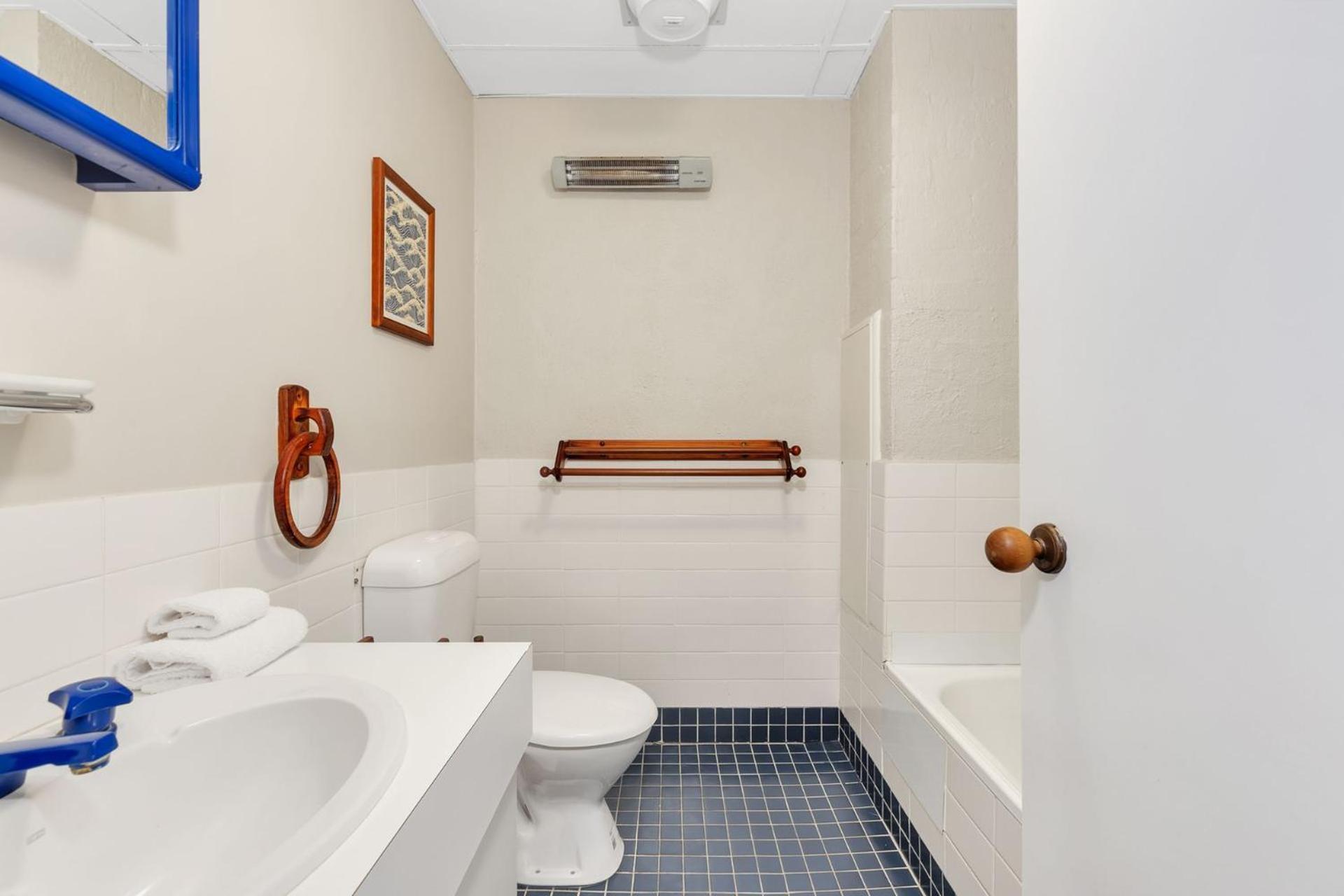 Snowbird 1 - Charming 2br Townhouse L Views L Air-con L Off-street Parking