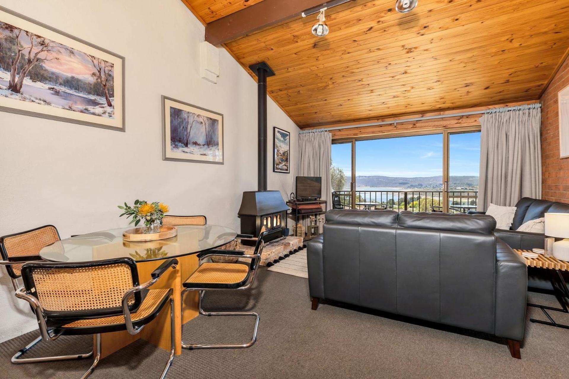 Snowbird 1 - Charming 2br Townhouse L Views L Air-con L Off-street Parking Jindabyne