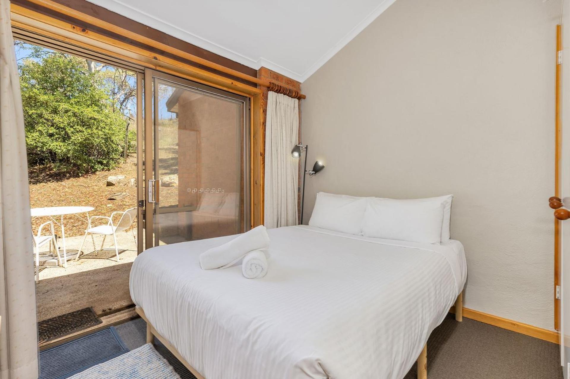 Snowbird 1 - Charming 2br Townhouse L Views L Air-con L Off-street Parking Holiday home *