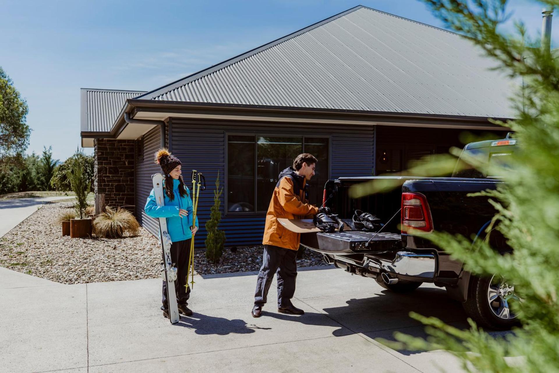 Hamilton House - Snowy Mountain Luxury Jindabyne