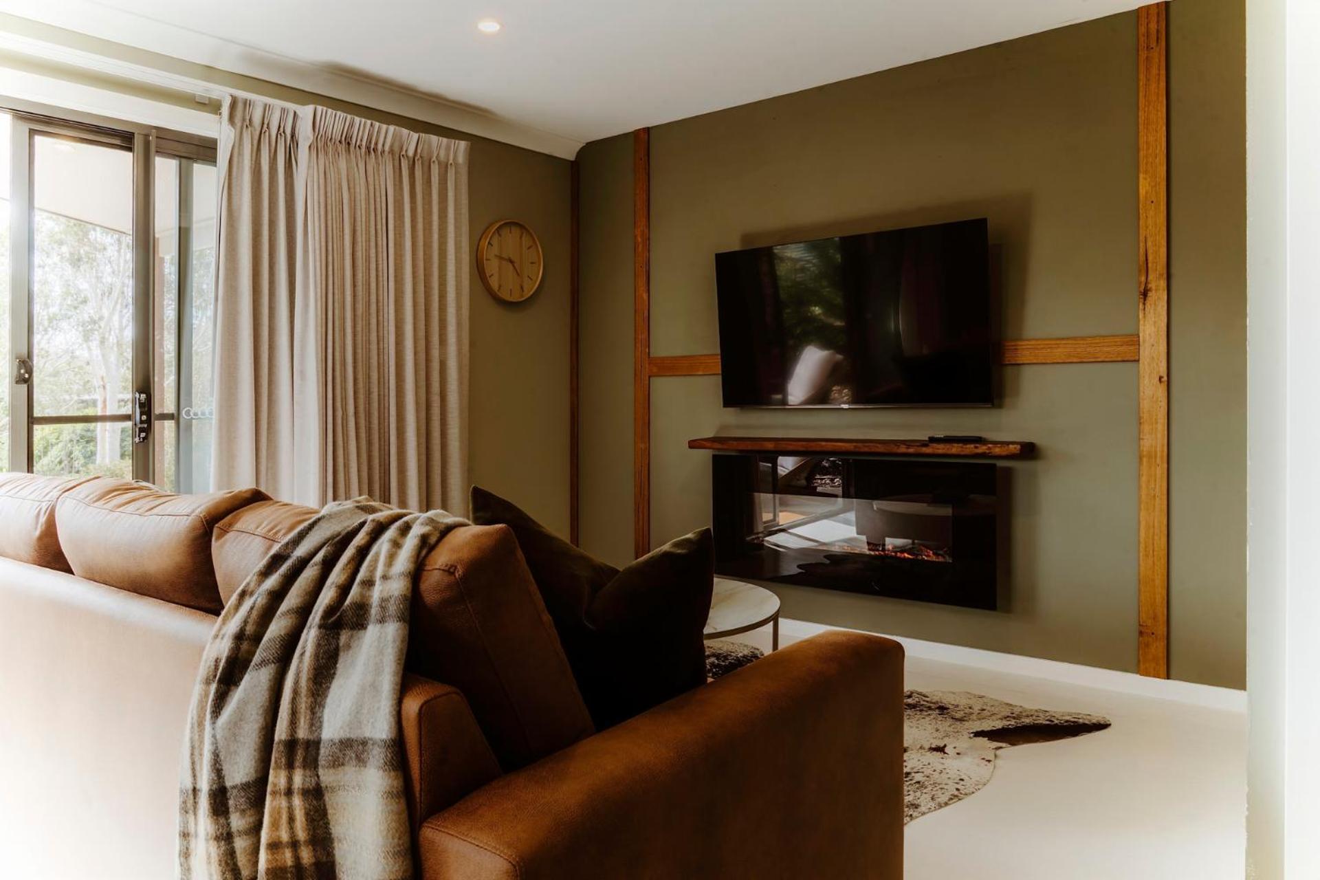 Hamilton House - Snowy Mountain Luxury Villa Jindabyne
