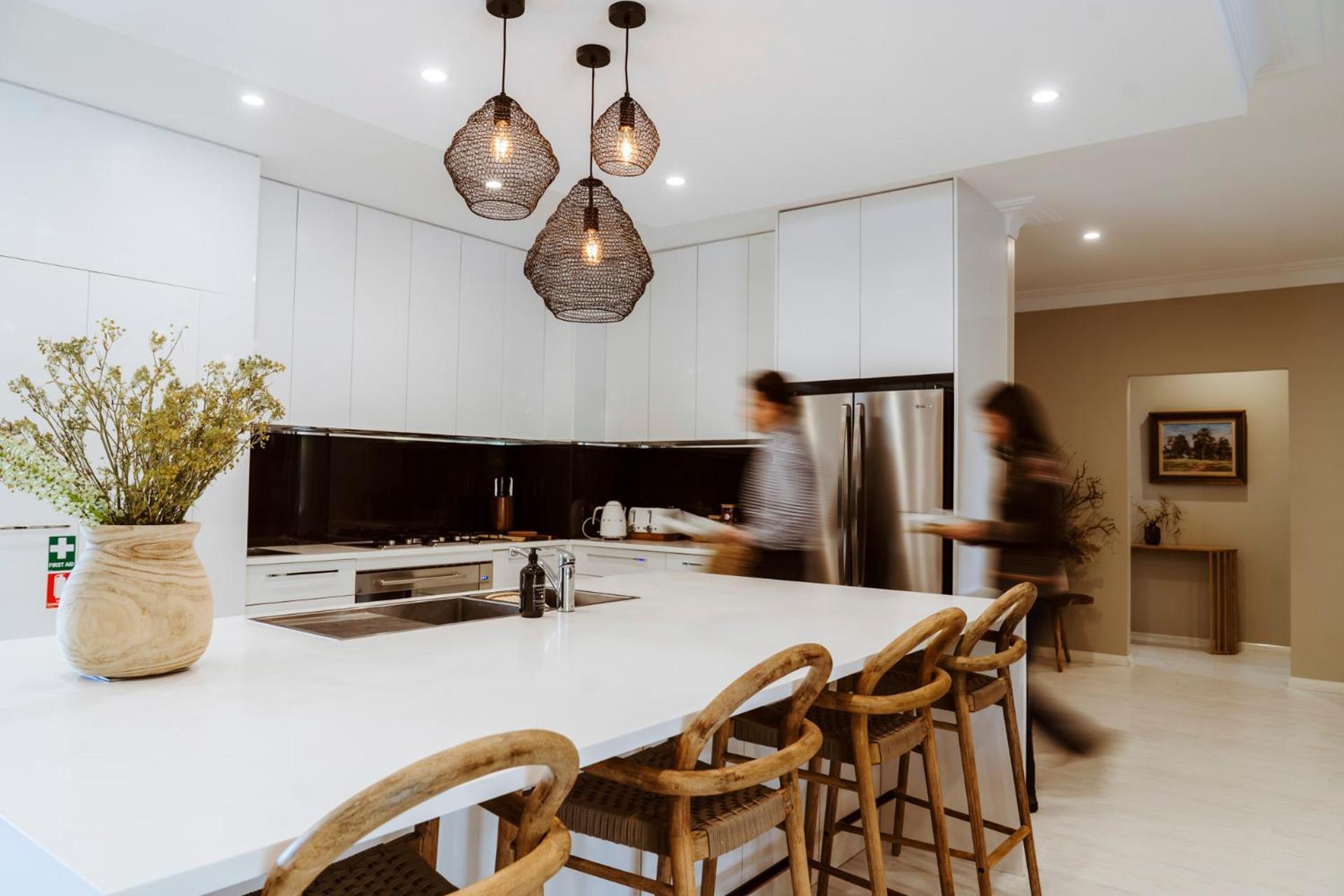 Hamilton House - Snowy Mountain Luxury