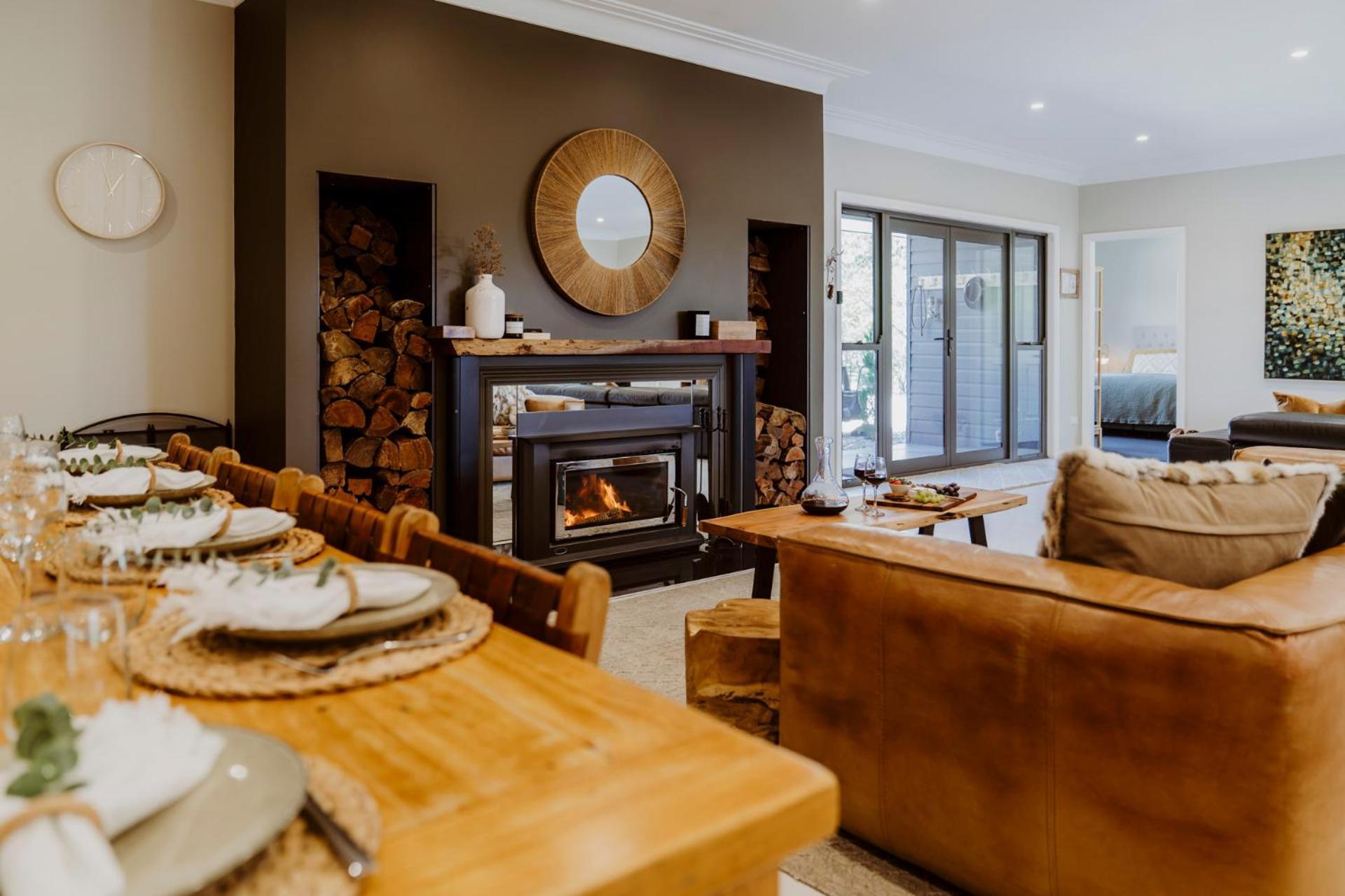 Hamilton House - Snowy Mountain Luxury *