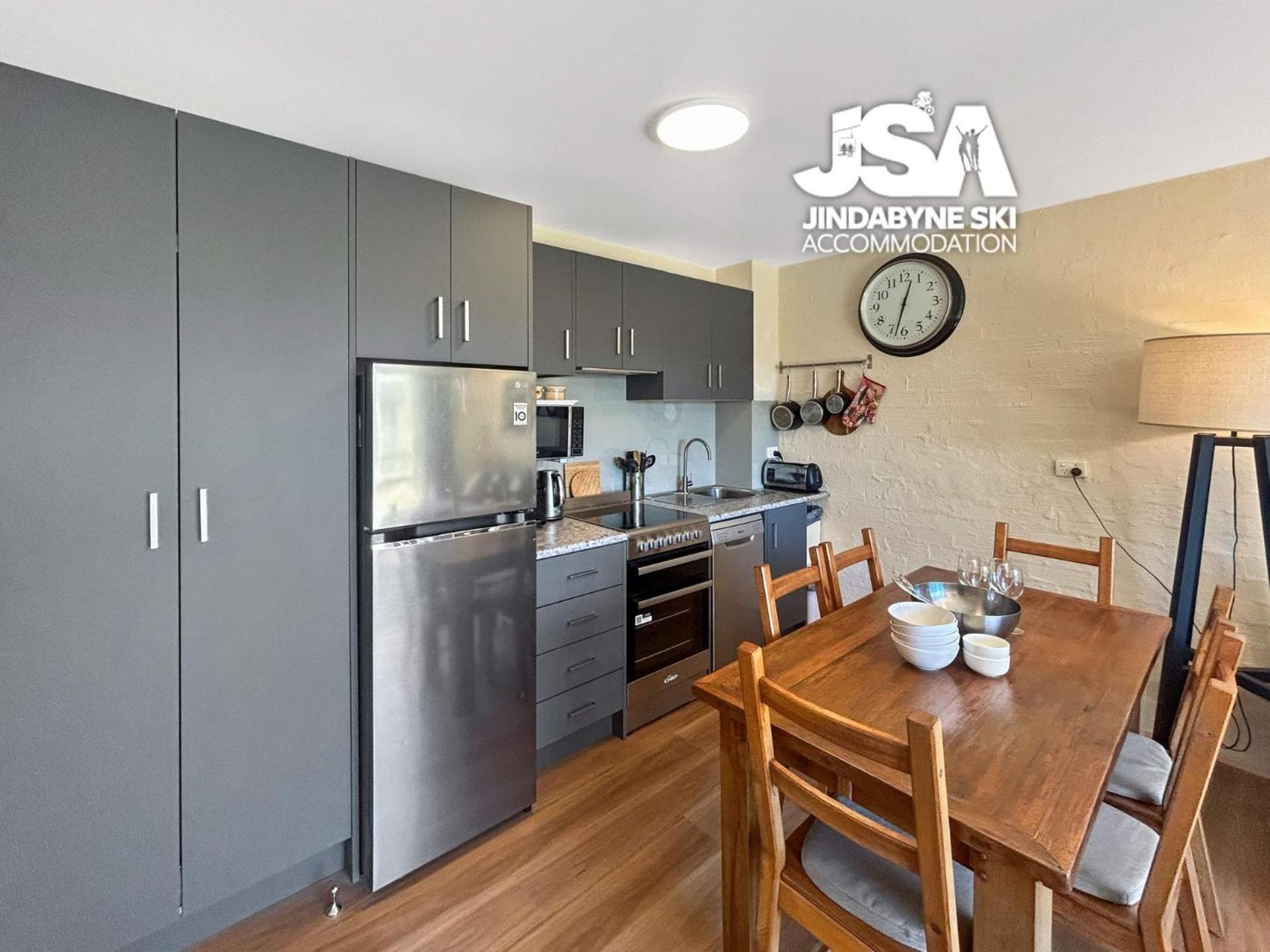 Alpine Mountain View Kirwan 9 Apartment
