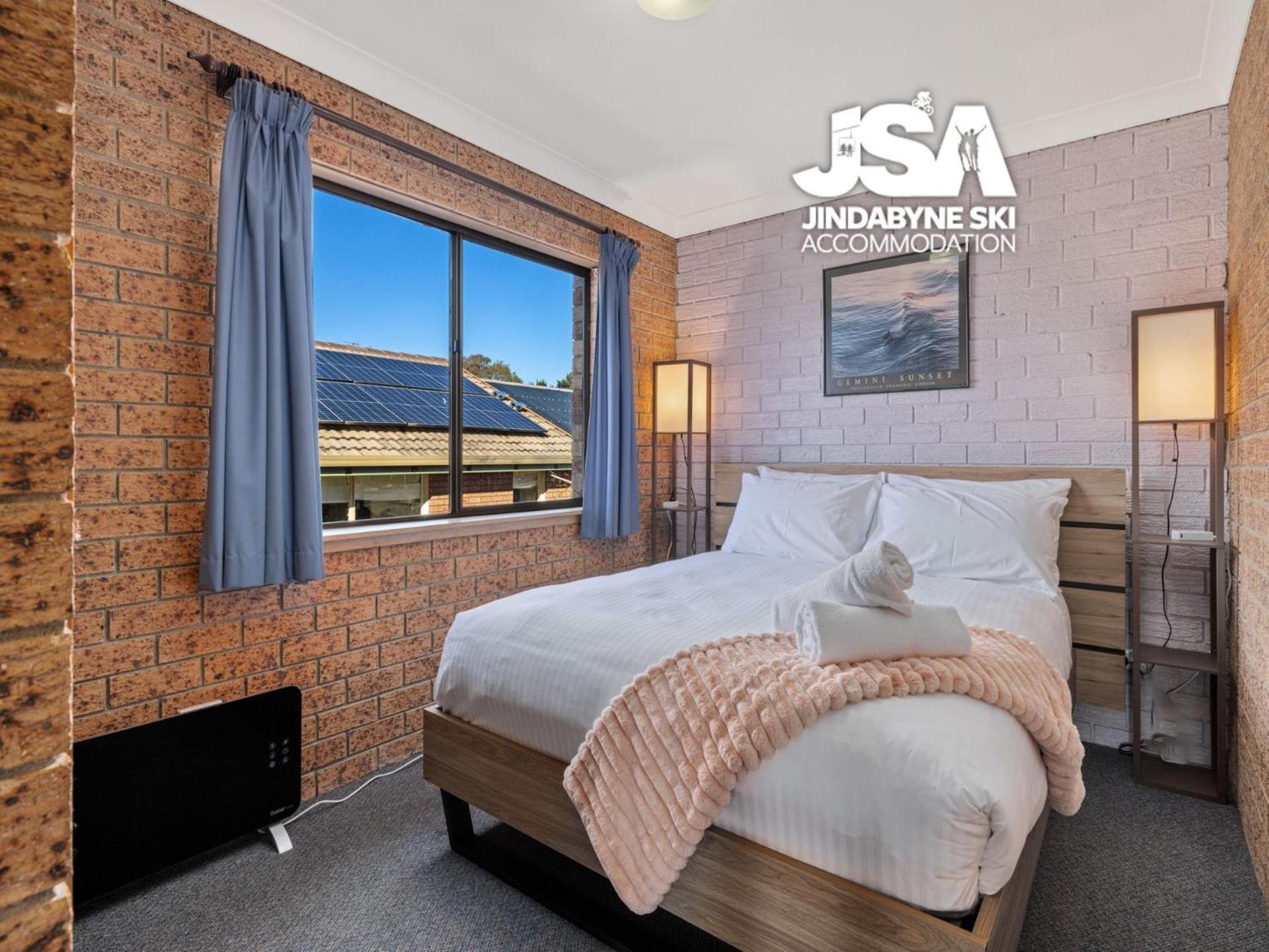Bluegums 3 - 2 Bedroom Sleeps 6 With Great Views * Jindabyne