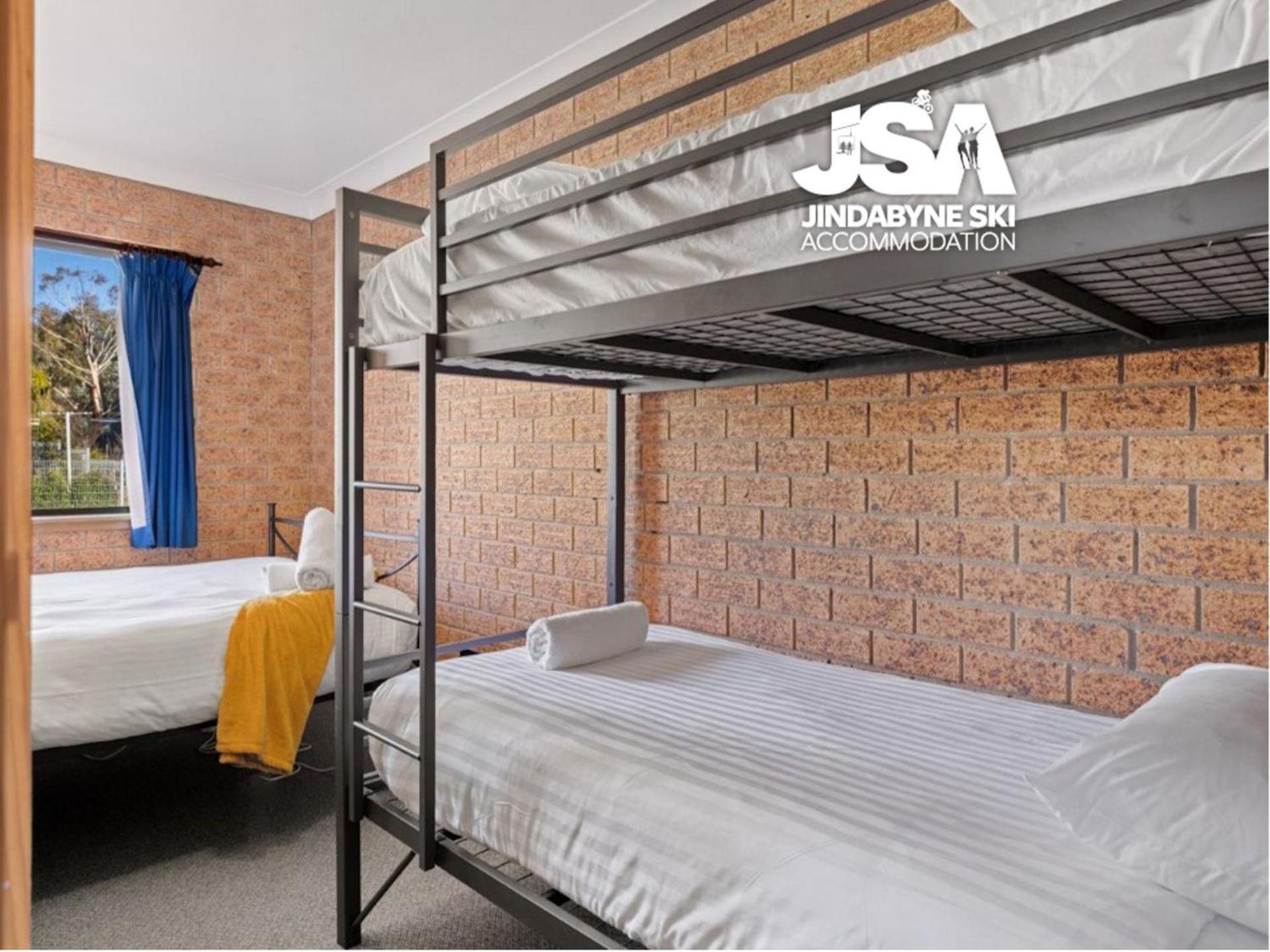 Bluegums 3 - 2 Bedroom Sleeps 6 With Great Views Jindabyne