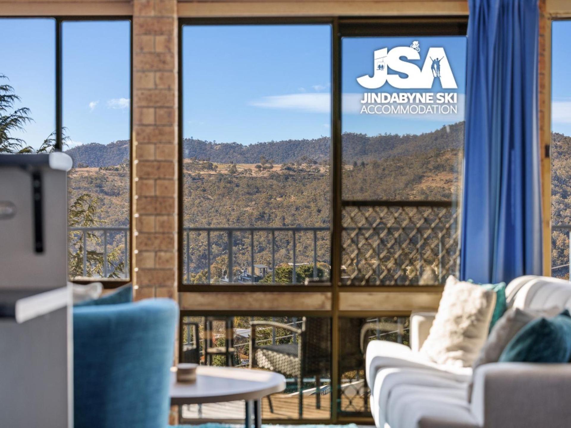 Bluegums 3 - 2 Bedroom Sleeps 6 With Great Views *