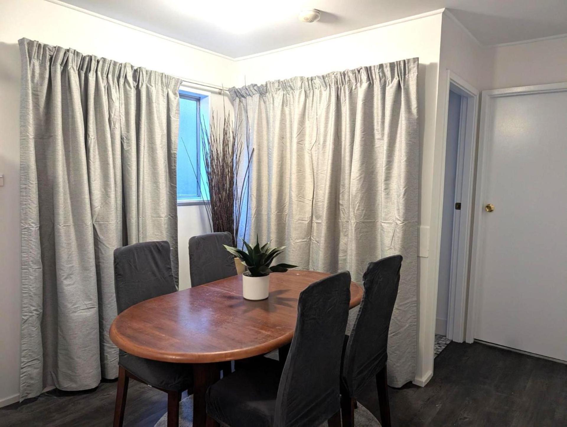 14 Cobbon Crescent * Jindabyne