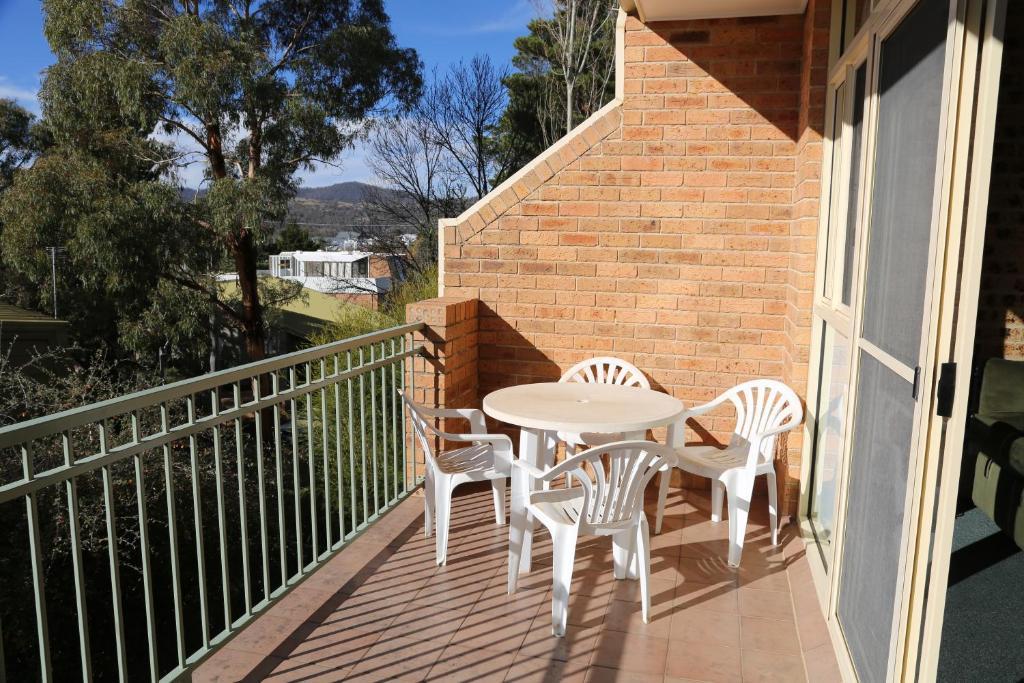 Twin Seasons 2 Jindabyne