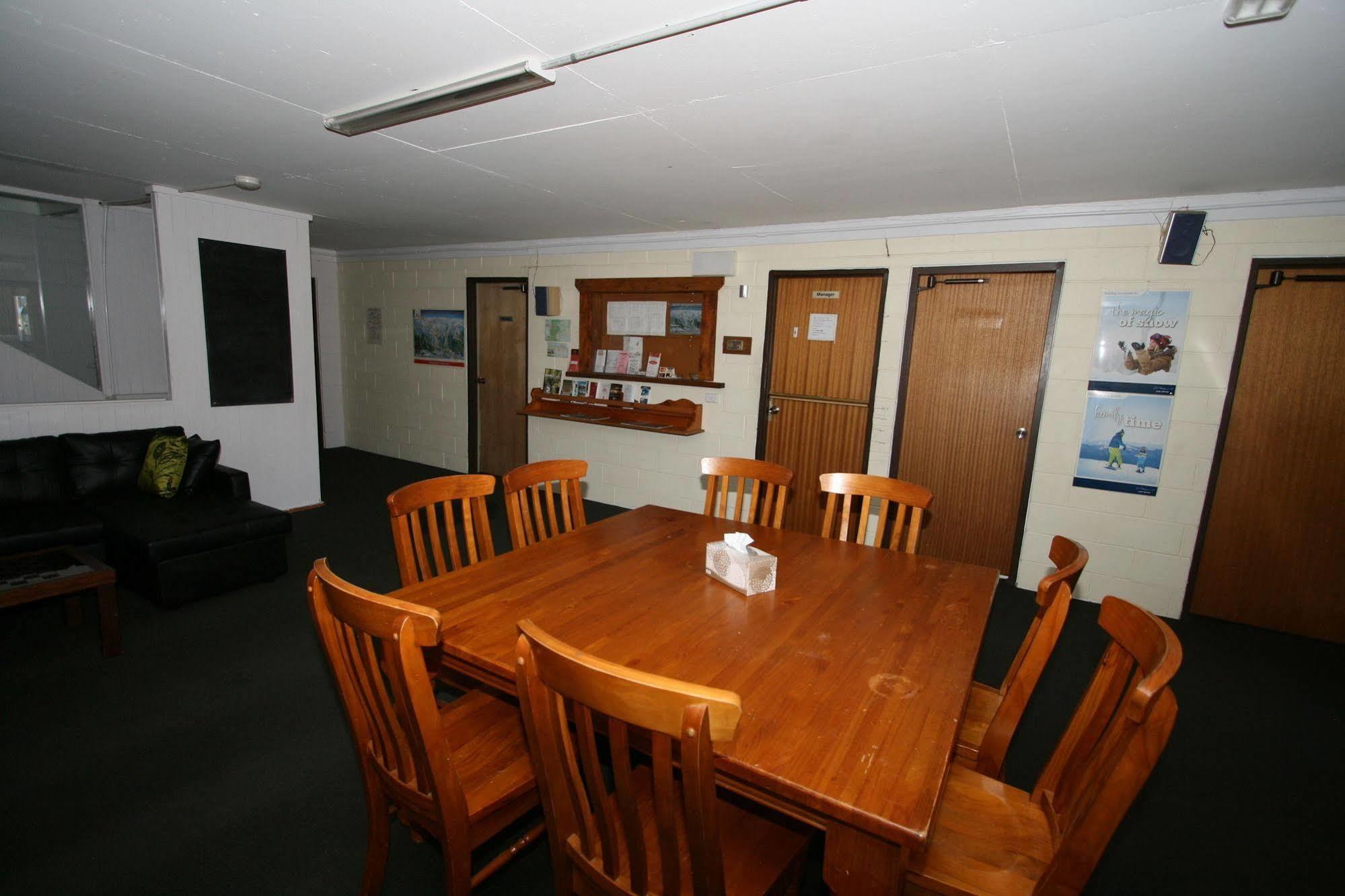 Chalet Jindabyne Bed & Breakfast