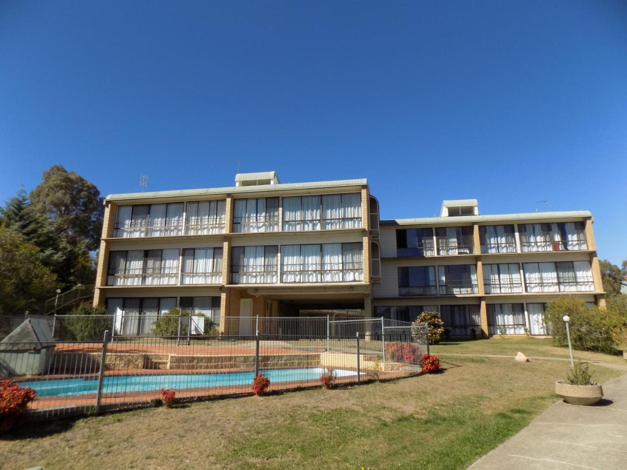 Mountain View, Kirwan 9