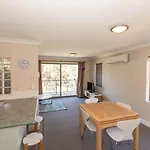 Cobb And Co 3 39 Cobbon Cres