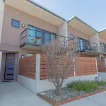 Khione 5 23 Kirwan Close