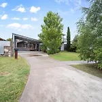 Jillamatong 14 - 3Br House L Pet Friendly L Fenced Backyard L Wifi
