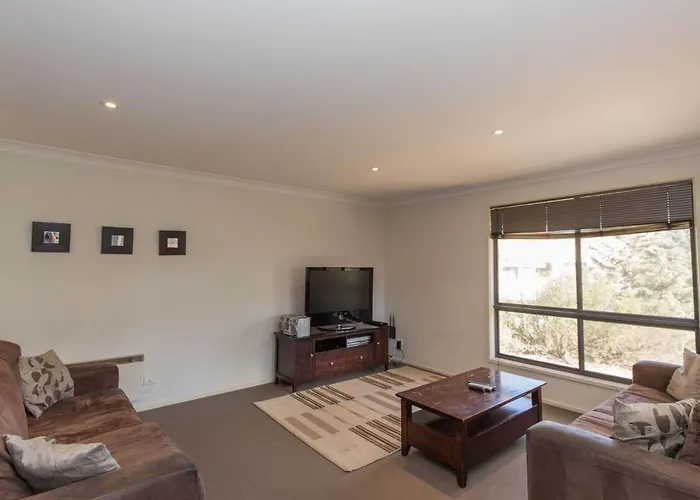 Northstar 1 Of 17 Kirwan Close
