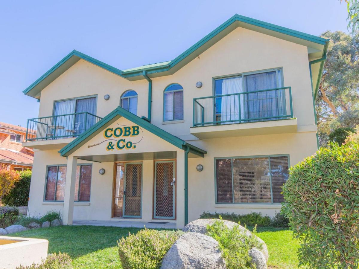 Cobb And Co 3 39 Cobbon Cres Holiday home *