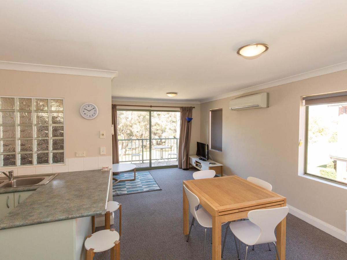 Cobb And Co 3 39 Cobbon Cres Holiday home *