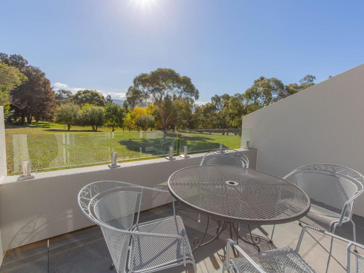 Apartment Horizons 501