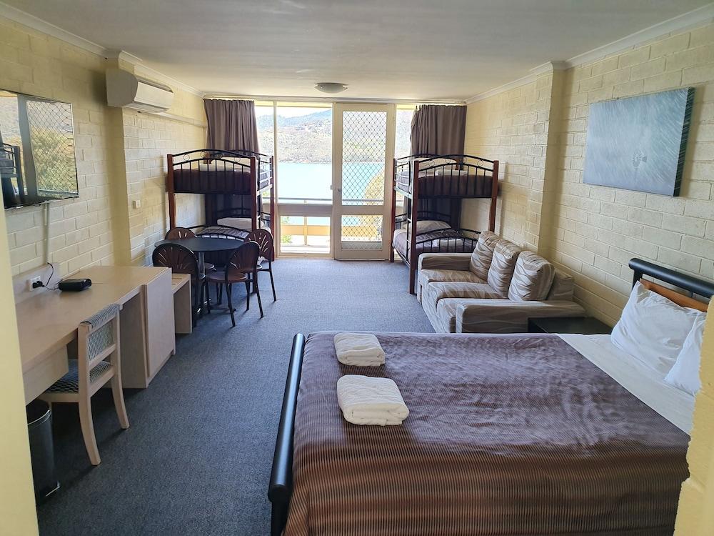 Lake Jindabyne Hotel 3*