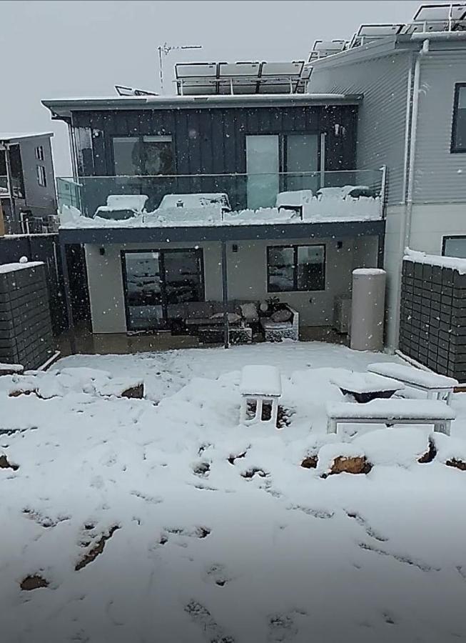 Luxury 5 Bedroom - Sentinel - Snowy Mountains - Holiday home Jindabyne