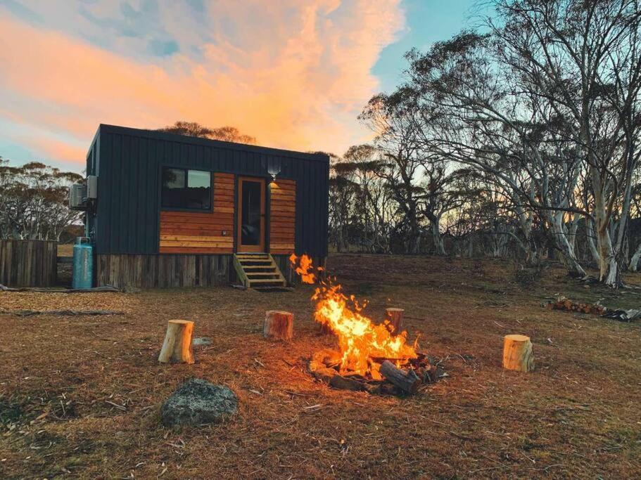 Big Yard Escapes - Two Off-grid Tiny On The Mowamba River Campsite Jindabyne