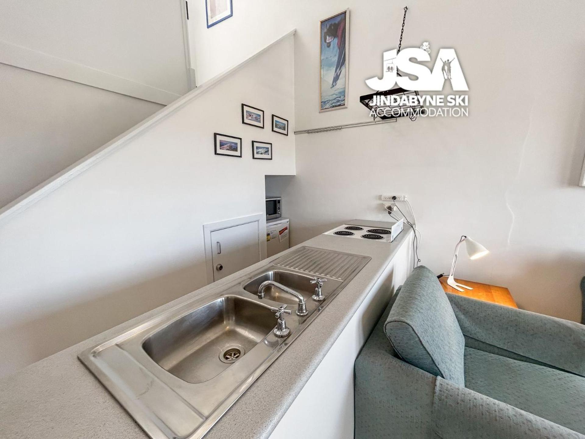 Razorback 3 * Jindabyne