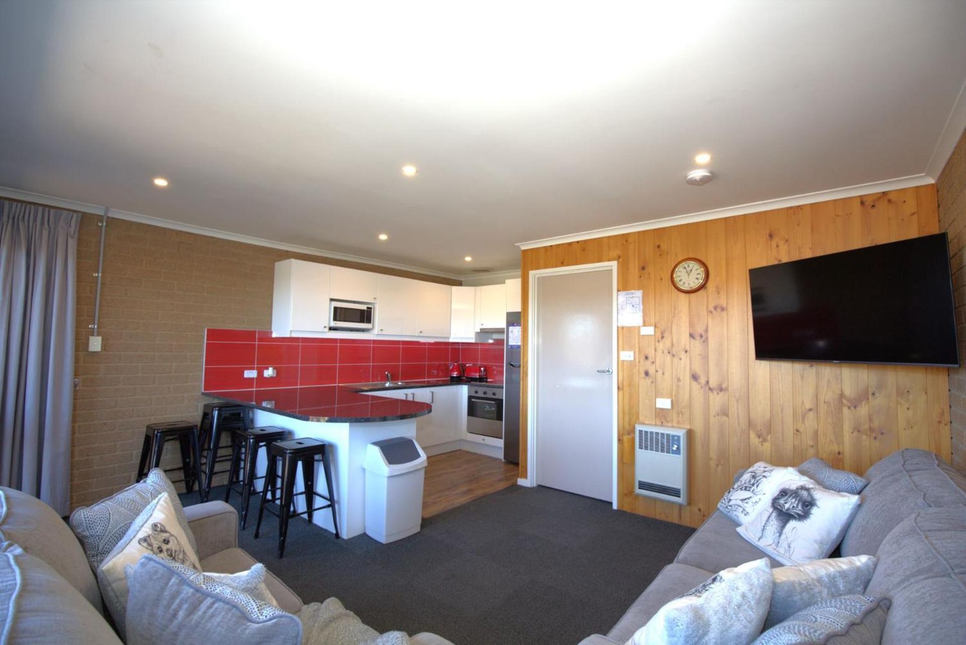 Snowy Saga 1 46 Gippsland Street *