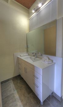 Lake Jindabyne Hotel