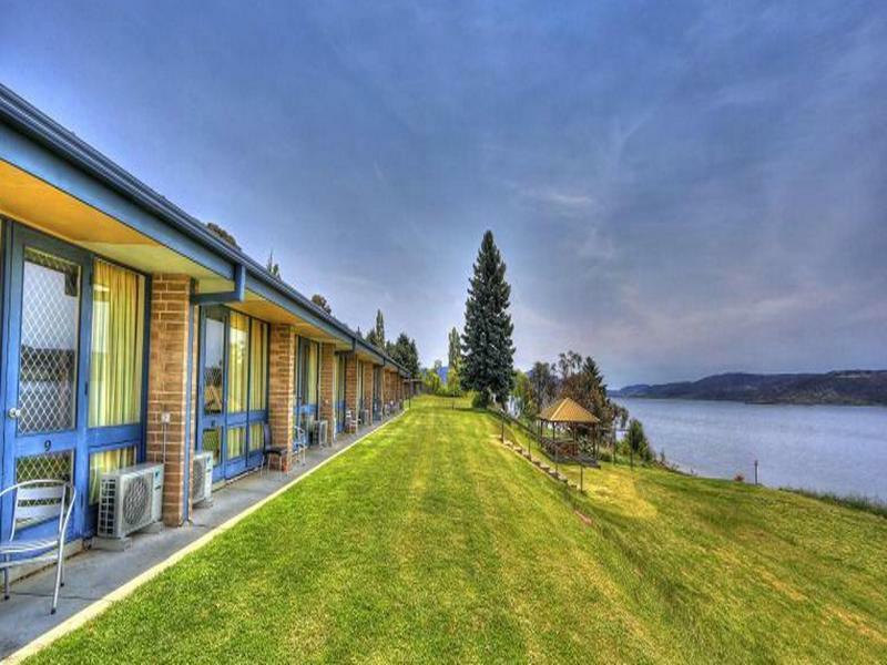Lake Jindabyne Hotel